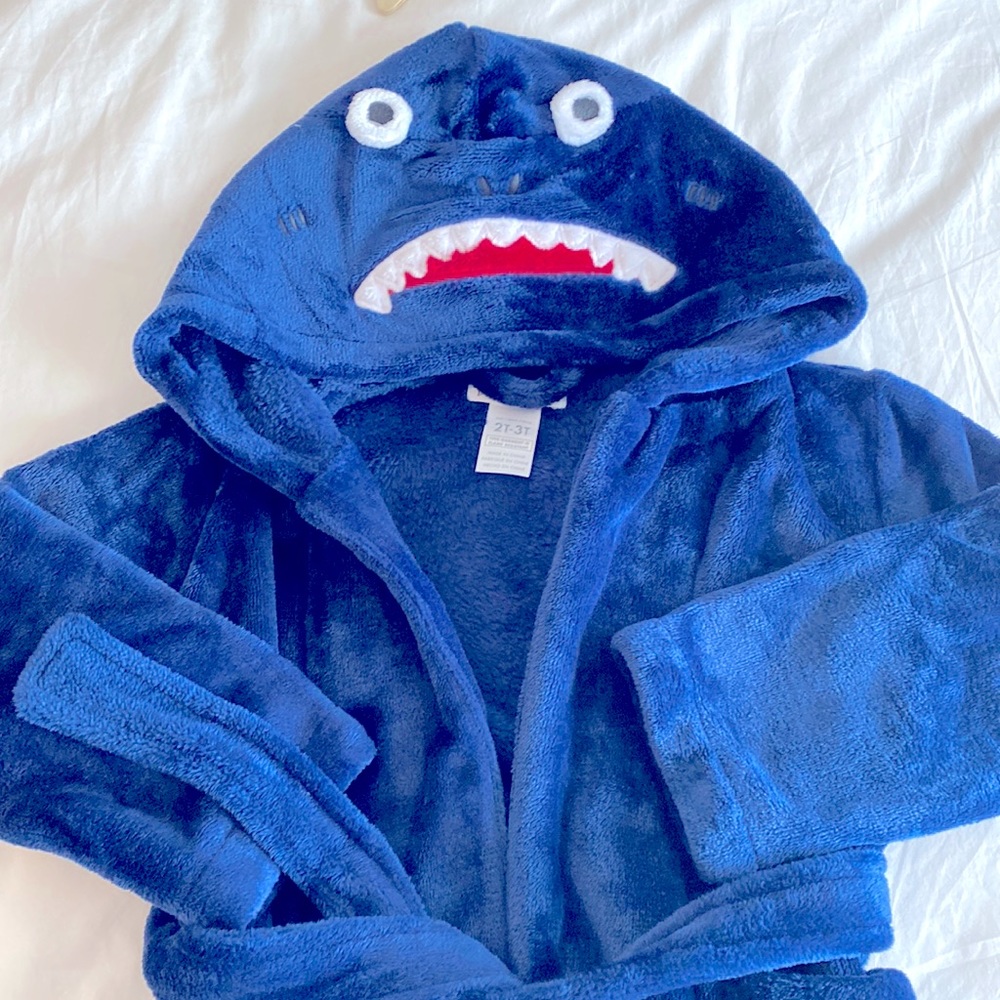 Pottery Barn Kids Navy Blue Shark Hooded Bath Robe